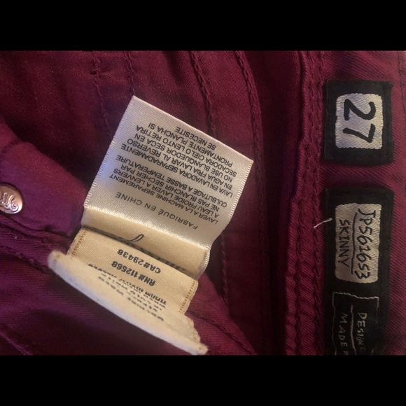 Miss Me Magenta Skinnies - Picture 4 of 4